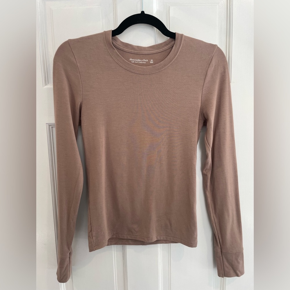 Abercrombie - Soft AF Long Sleeve Tee - Tan (XS)